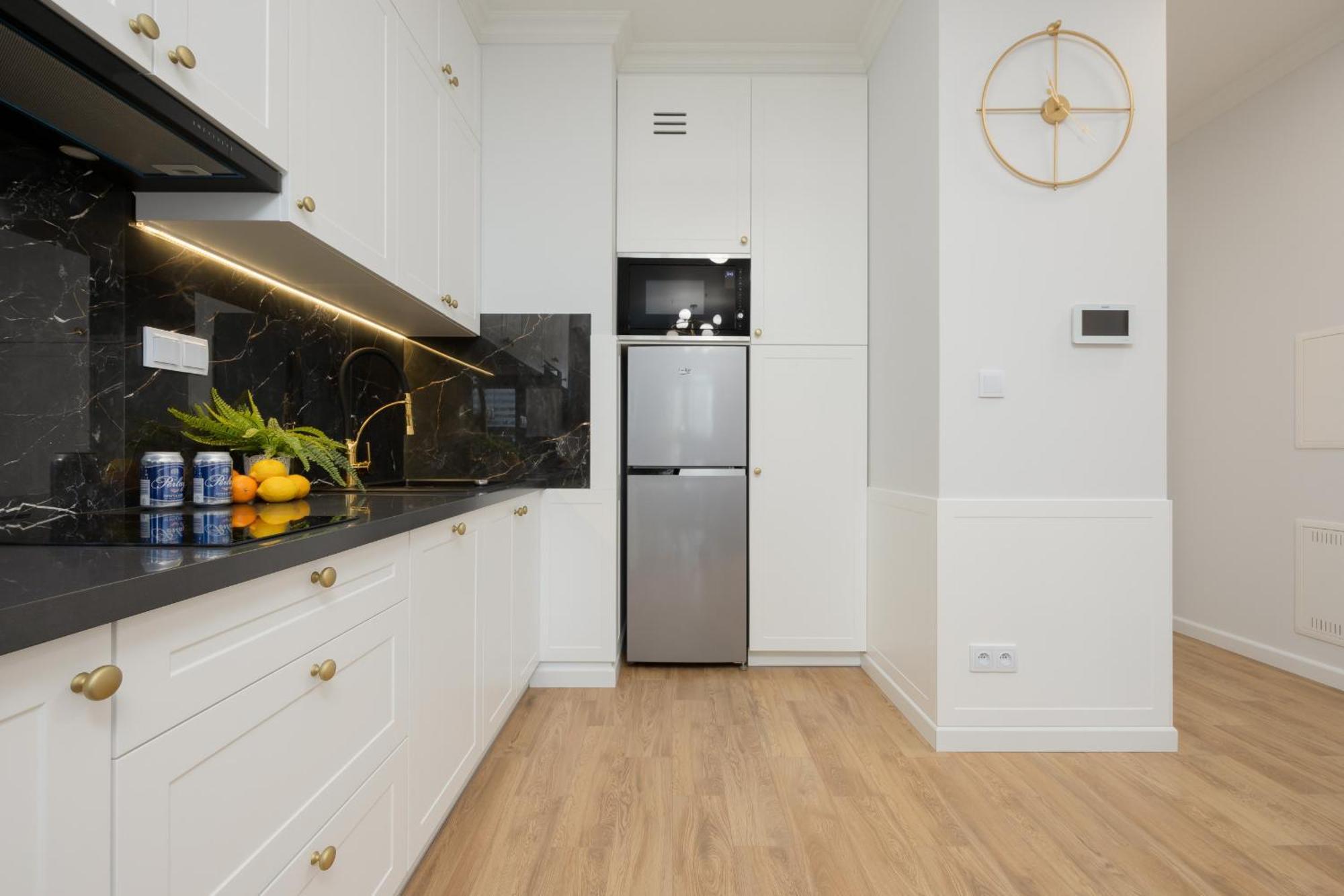 Apartament Elegant Near Rondo Onz By Renters Prestige