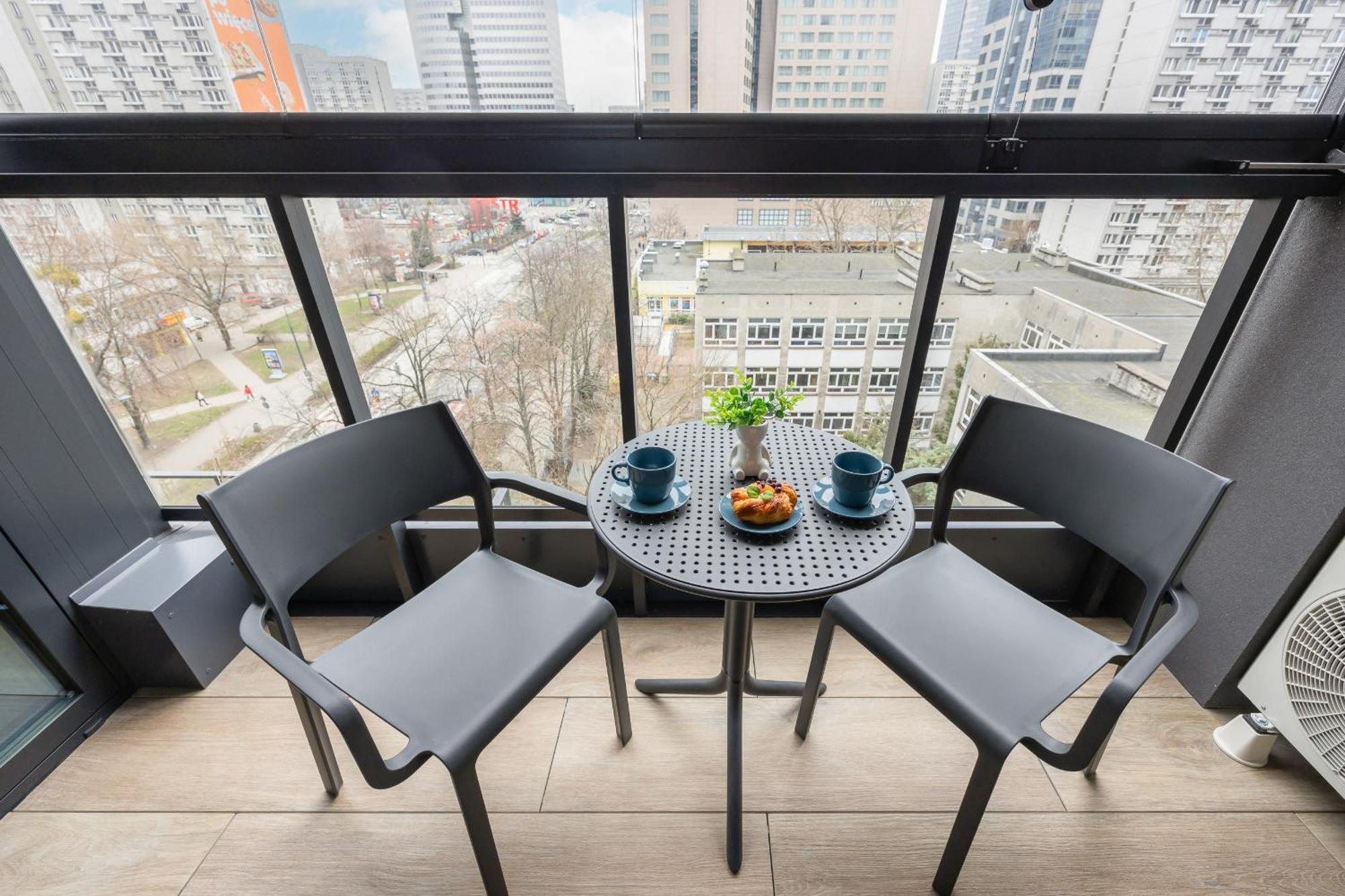 Elegant Near Rondo Onz By Renters Prestige Apartament *